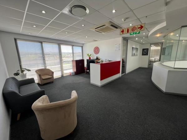 562  m² Commercial space