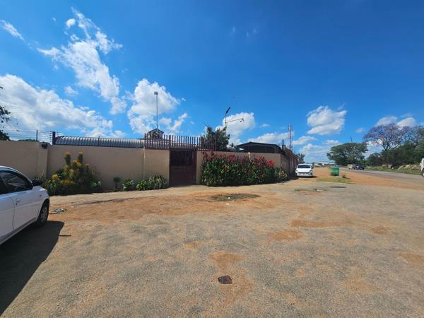 4 900  m² Industrial space