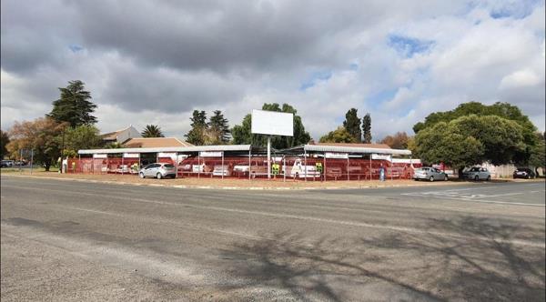 796  m² Commercial space