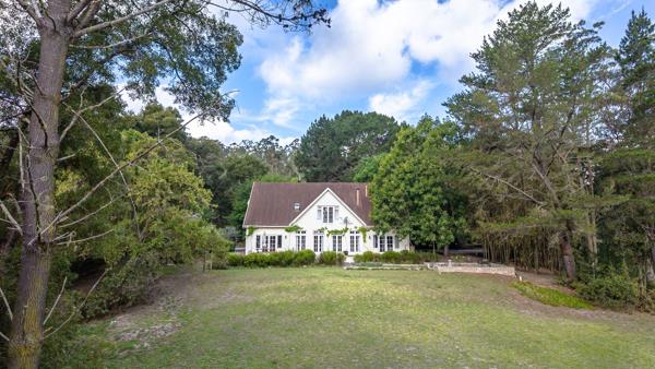 10.1 ha Smallholding