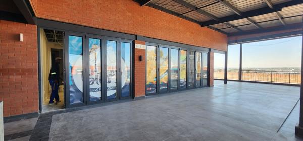 323  m² Commercial space