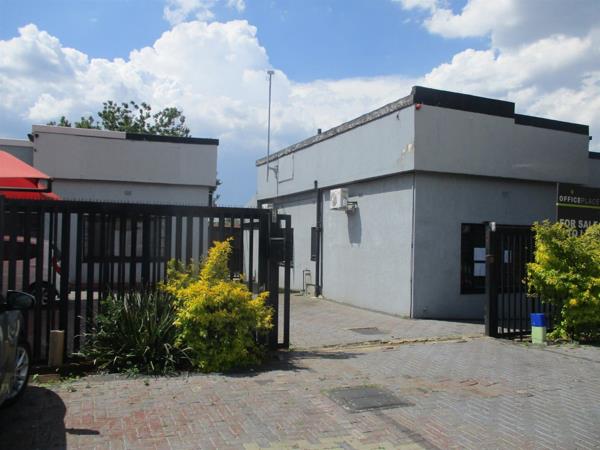 679  m² Commercial space