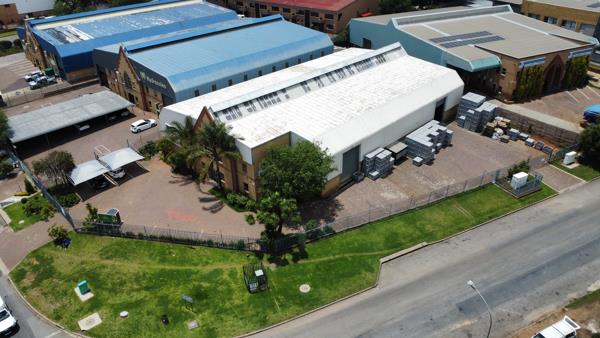 1 300  m² Industrial space