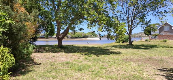 830 m² Land