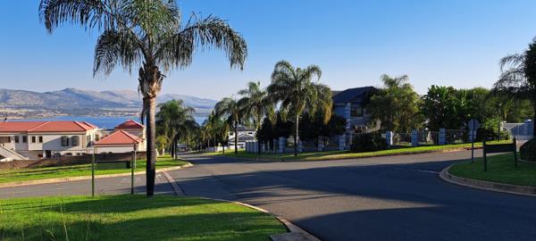 960 m² Land