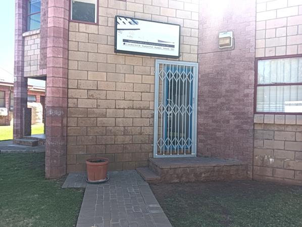 136  m² Commercial space