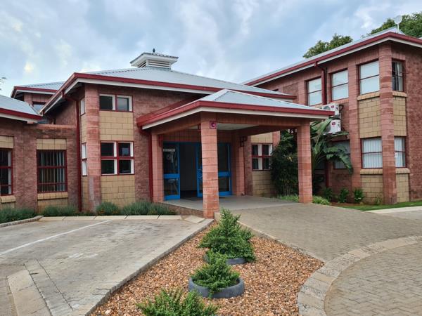 136  m² Commercial space