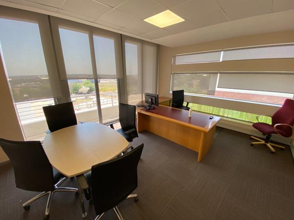 445  m² Office Space