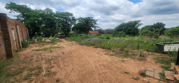 8 338 m² Land