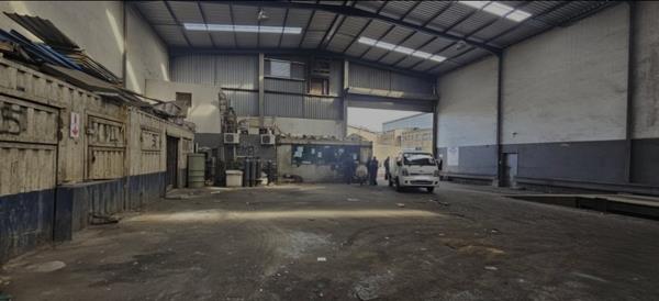 1 400  m² Commercial space