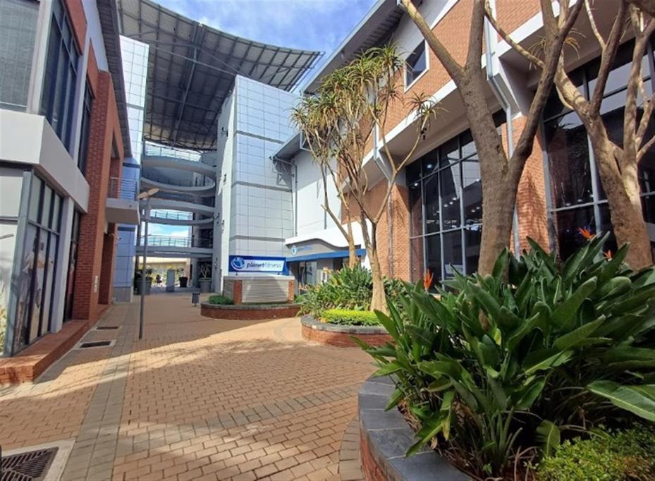 182  m² Office Space