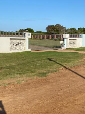 1 200 m² Land