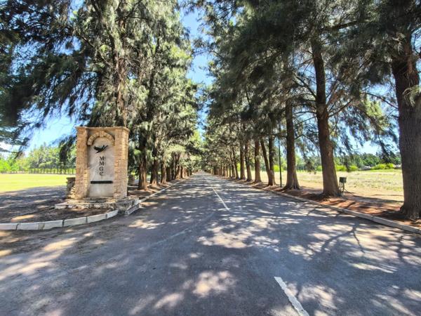 1 130 m² Land