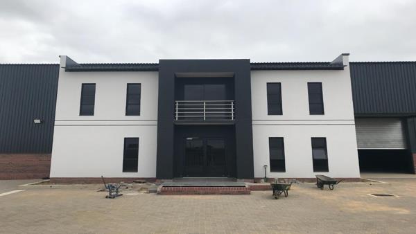 596  m² Industrial space