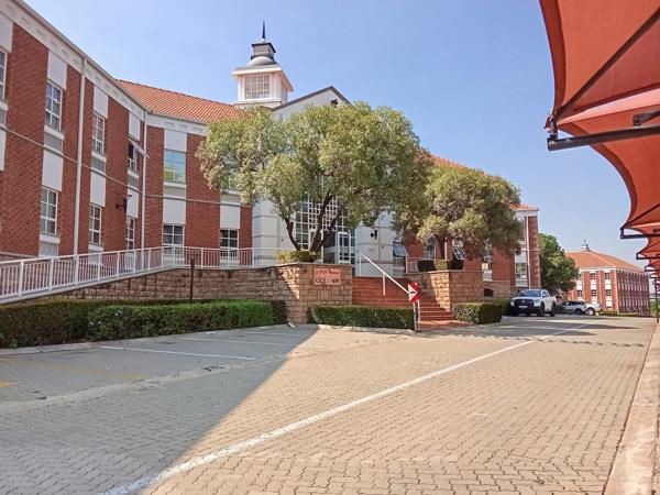 425.1  m² Commercial space