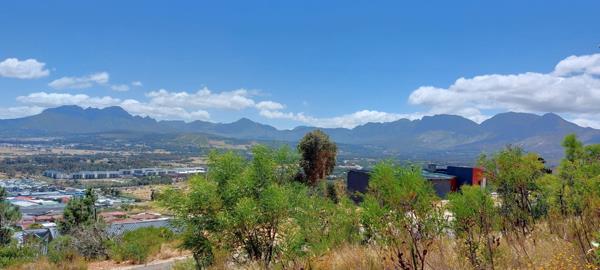 777 m² Land