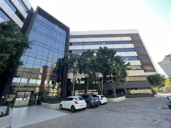 452  m² Commercial space