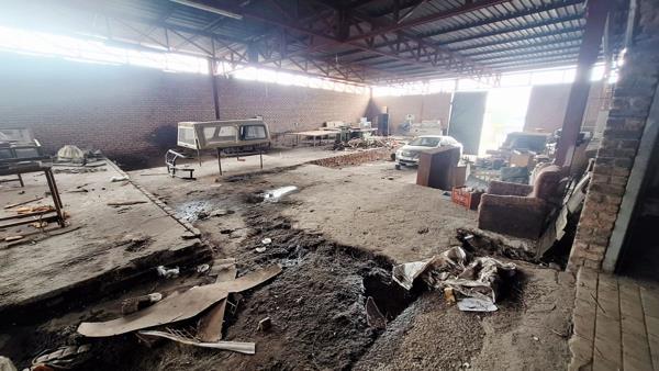 1 180  m² Commercial space