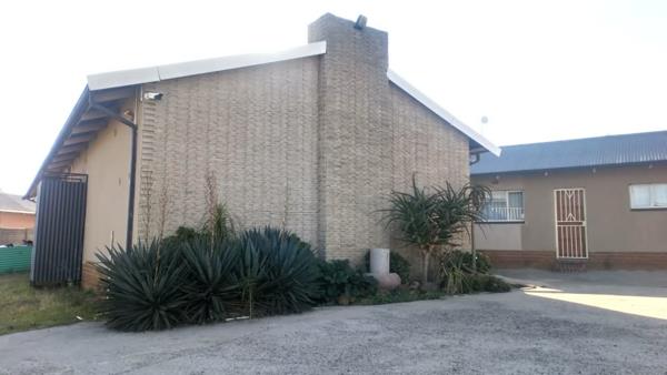 200  m² Commercial space