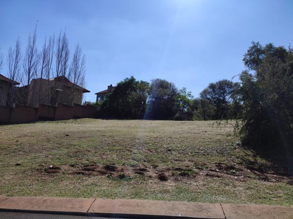 1 182 m² Land