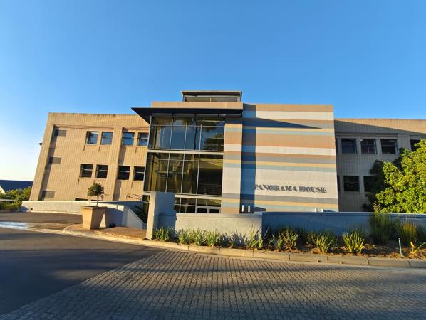 814  m² Commercial space