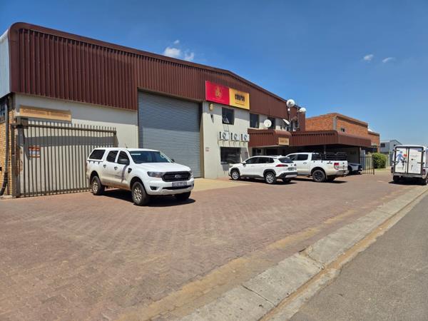 1 170  m² Industrial space