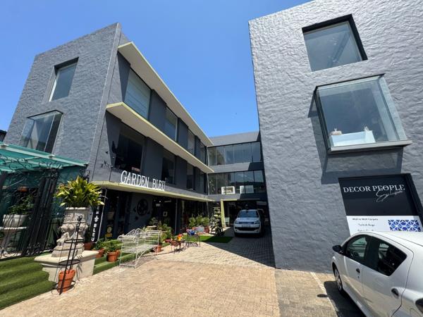 130  m² Commercial space