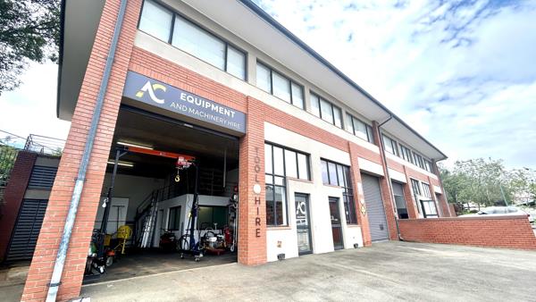 104  m² Commercial space