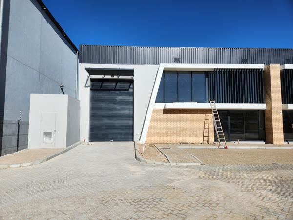 572  m² Industrial space