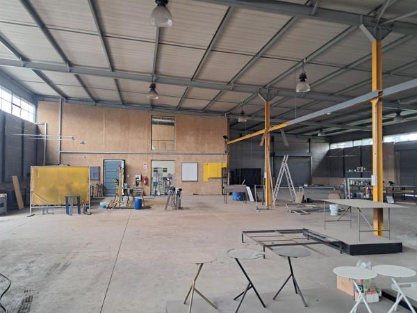 1 500  m² Industrial space