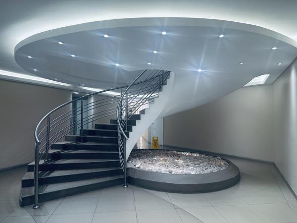 296  m² Commercial space