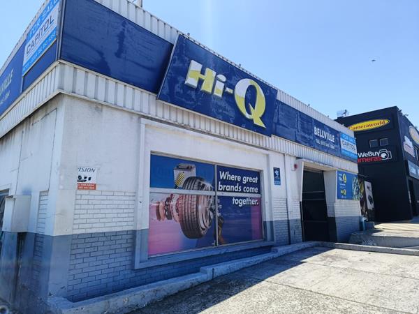 1 060  m² Retail Space