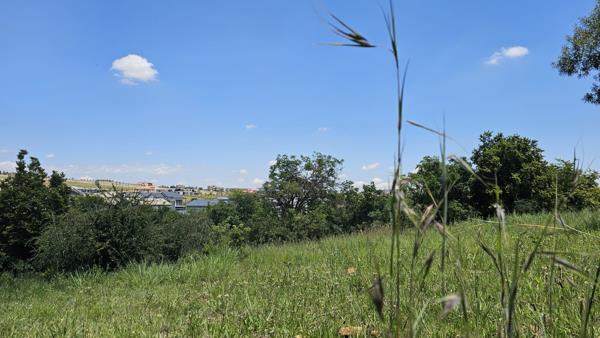2 742 m² Land
