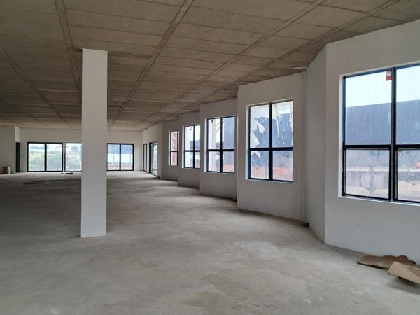1 215  m² Commercial space