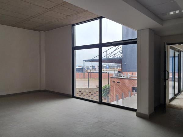 2 430  m² Commercial space