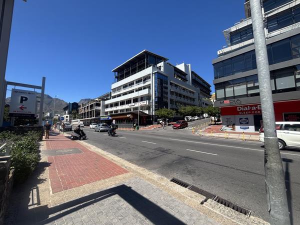 176  m² Retail Space