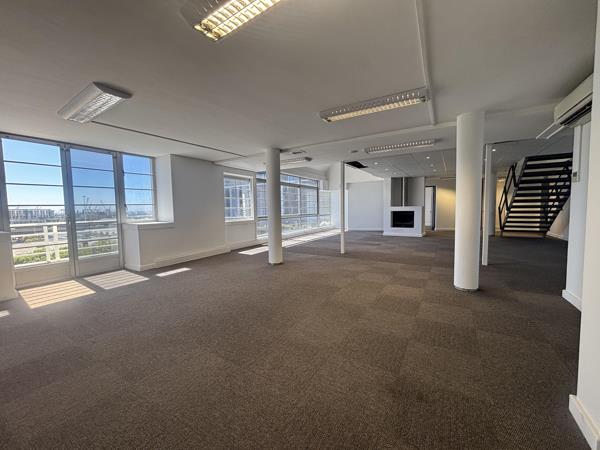 300  m² Retail Space