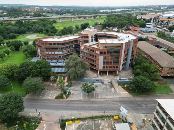 6 715 m² Commercial space