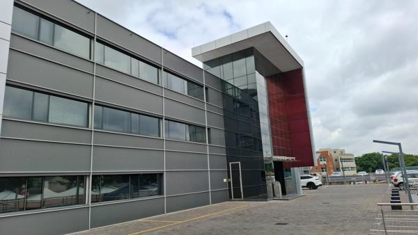 422  m² Office Space