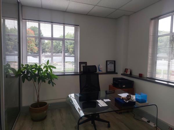 115  m² Commercial space