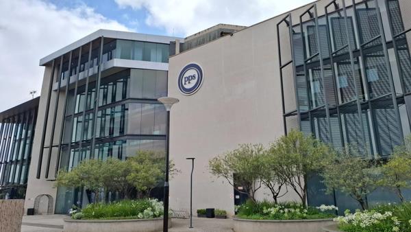 488  m² Office Space