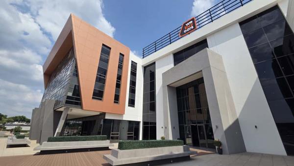 947 m² Commercial space