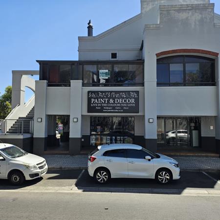 193  m² Commercial space