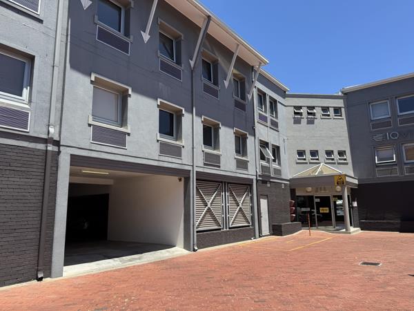 230  m² Commercial space