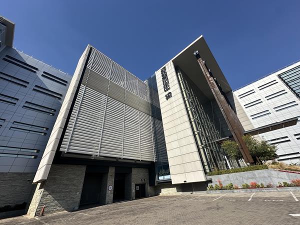 1 651  m² Commercial space