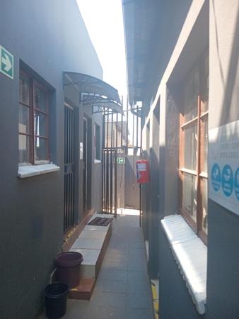 250  m² Commercial space