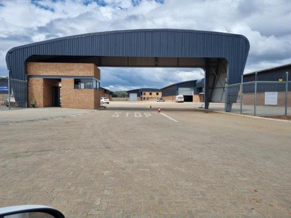 1 116  m² Industrial space