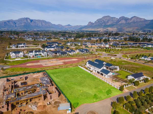 2 802 m² Land