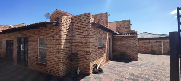 8 Bedroom, Bed and Breakfast