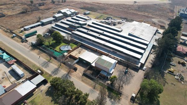 10 000  m² Industrial space